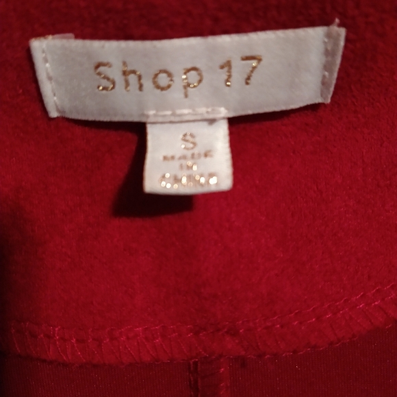 Coat with belt size small red SHOP17 never worn - Picture 2 of 3